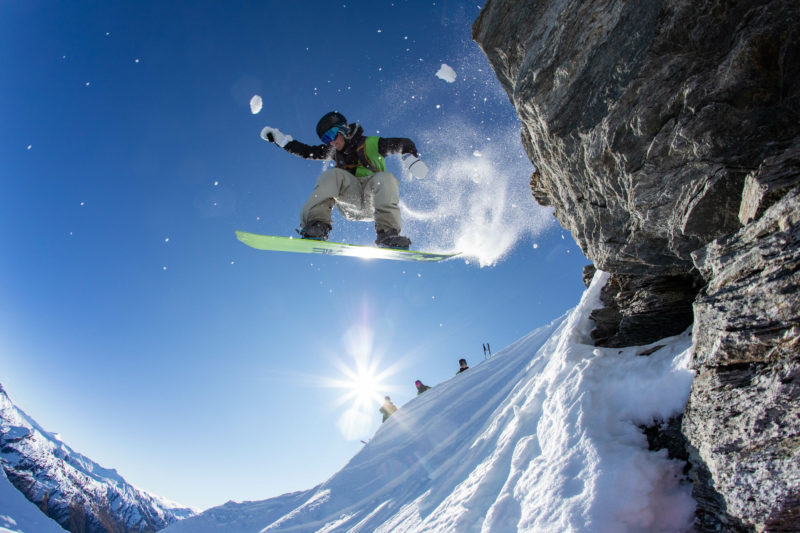 Ronan Thompson, snowboard men's winner, freeride - photo Neil Kerr