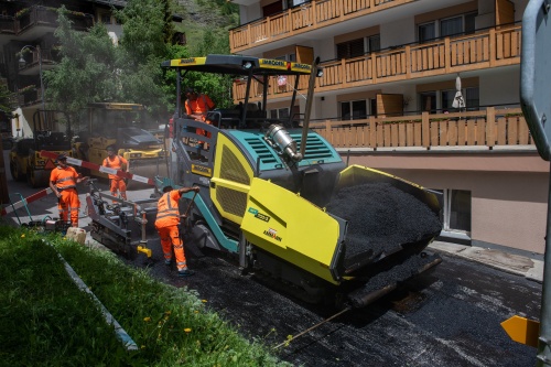 Resurfacing with recycled plastic Resurfacing with recycled plastic